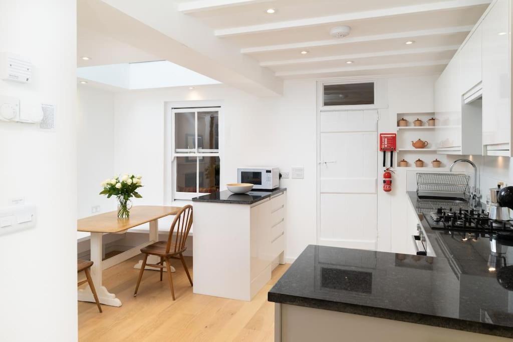 Beautiful And Contemporary Cornish Townhouse In Penzance Villa Luaran gambar
