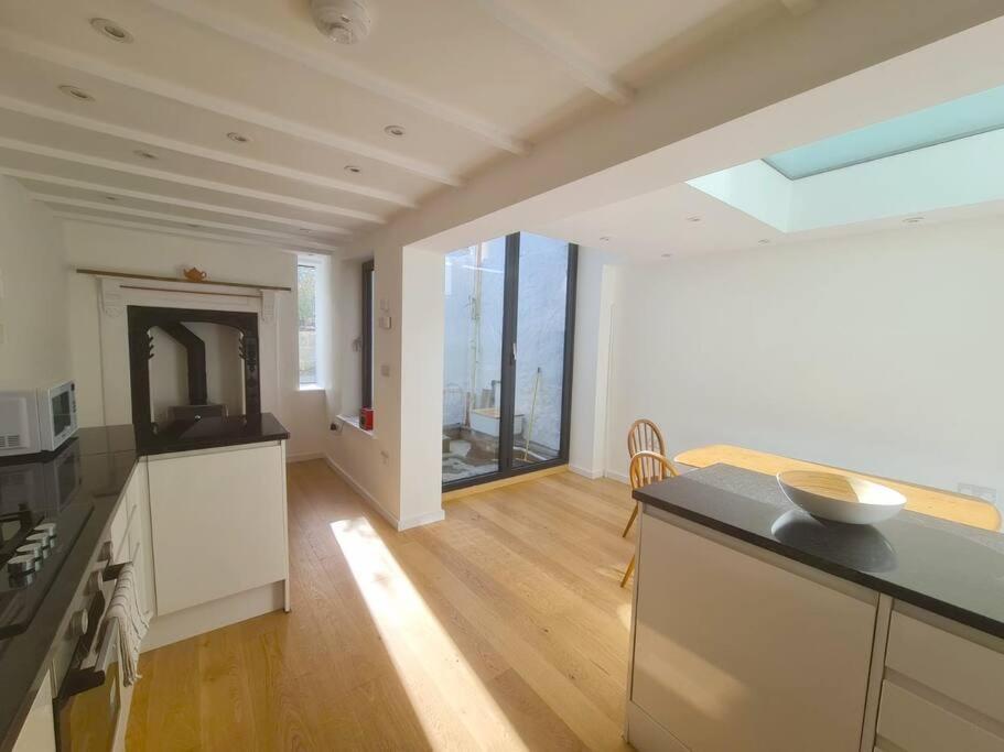 Beautiful And Contemporary Cornish Townhouse In Penzance Villa Luaran gambar
