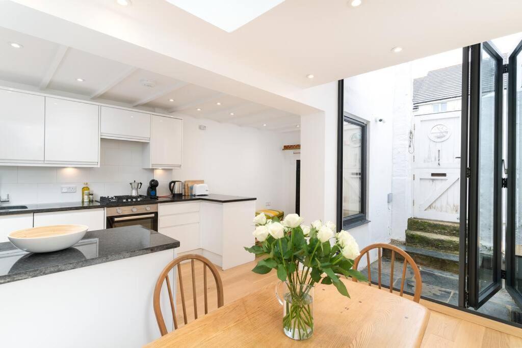 Beautiful And Contemporary Cornish Townhouse In Penzance Villa Luaran gambar